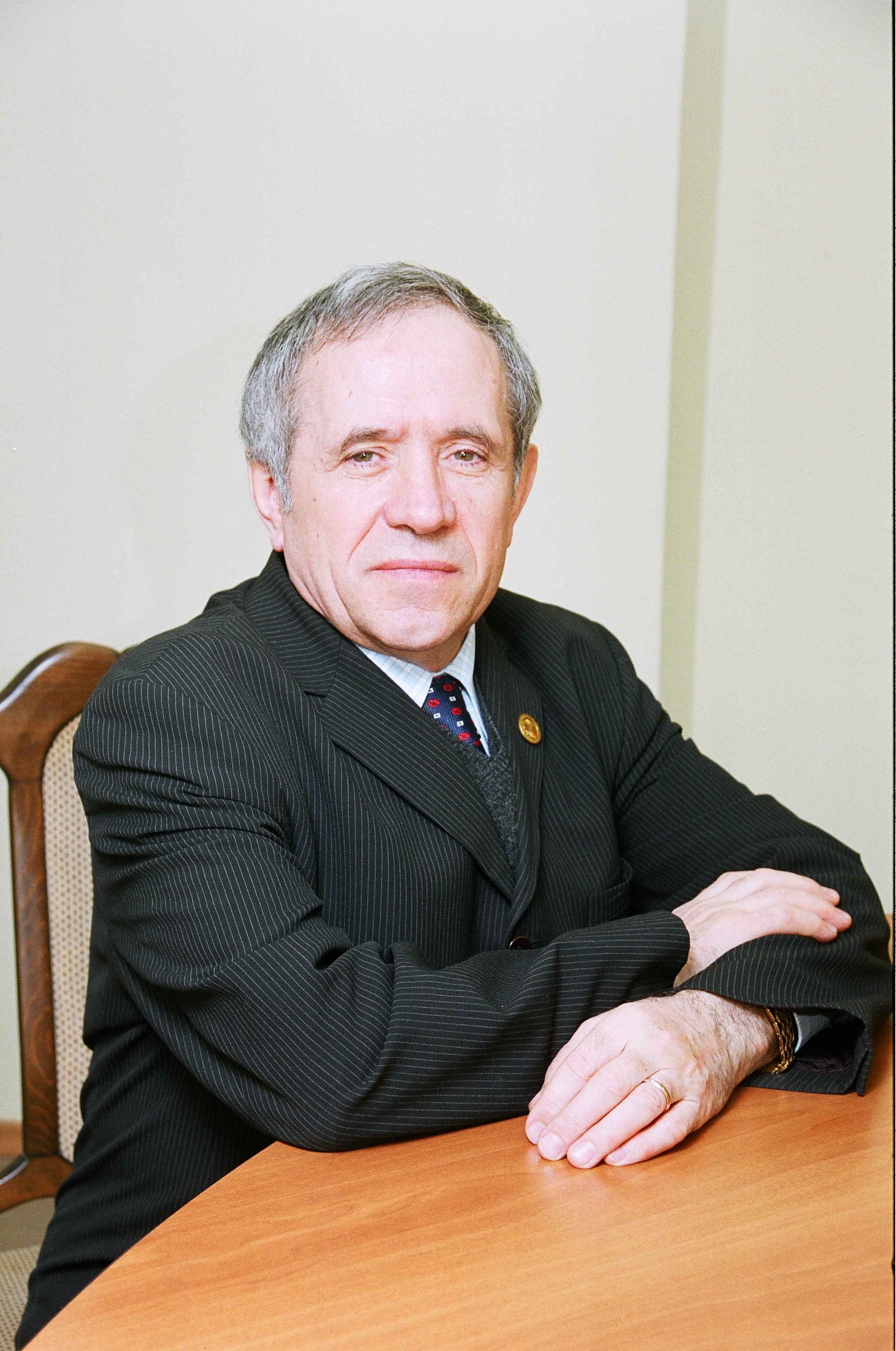 La Mulți Ani, stimate domnule Academician Rusnac! Academia